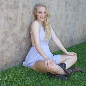 Meet your Posher, Lauren